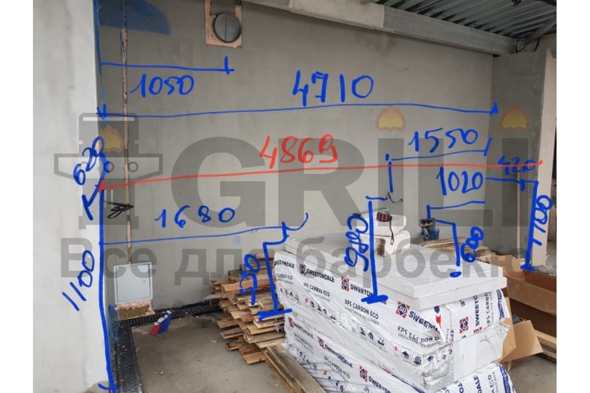 Бетонна вулична кухня з газовим гриль Broil King Imperial XLS і вбудованим холодильником (4,86 м.п.)